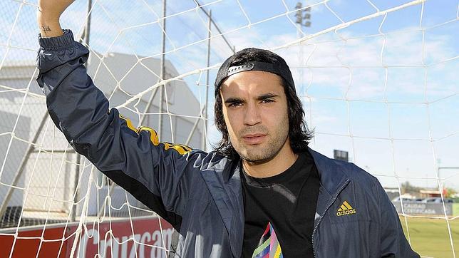 «El club y yo sólo esperamos el sí; en cinco días podría volver a jugar»