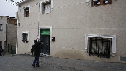 Una pareja fallece por inhalación de gas y un discapacitado pierde la vida en un incendio