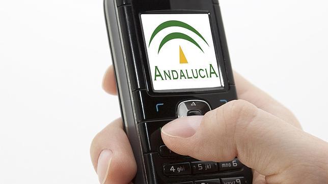 La Junta paga 350.000 euros de factura de teléfonos móviles al mes