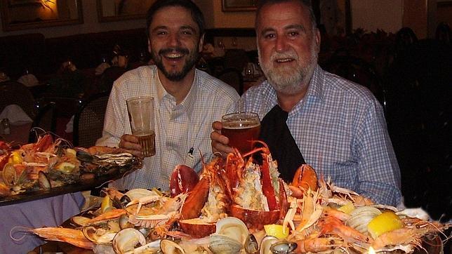A mesa, mantel... y mariscada