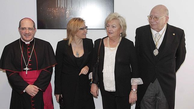Emotiva despedida a Rosamar Prieto y «espantá» del alcalde en su último pregón
