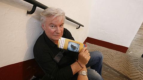 «Manolo vázquez y Emilio Muñoz me animaron a que me dedicara a pintar en serio»