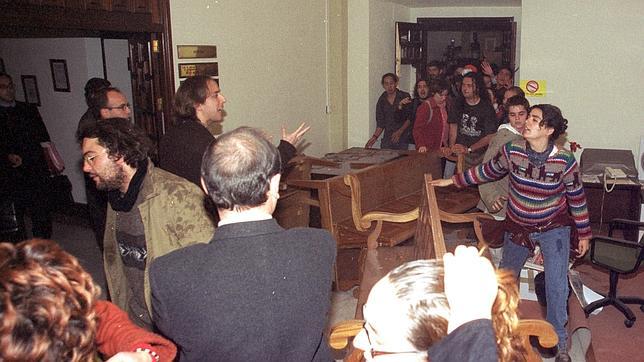 Negocian un acuerdo para evitar el juicio a los asaltantes al Rectorado