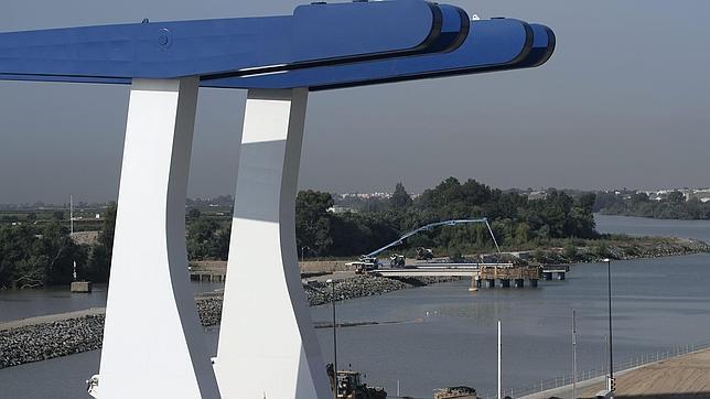 El puerto mueve ya menos mercancías que hace diez años