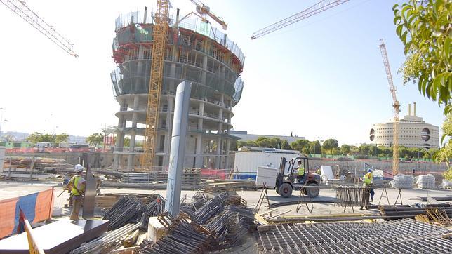 Zoido podría parar la Torre Pelli si Sevilla deja de ser Patrimonio de la Humanidad