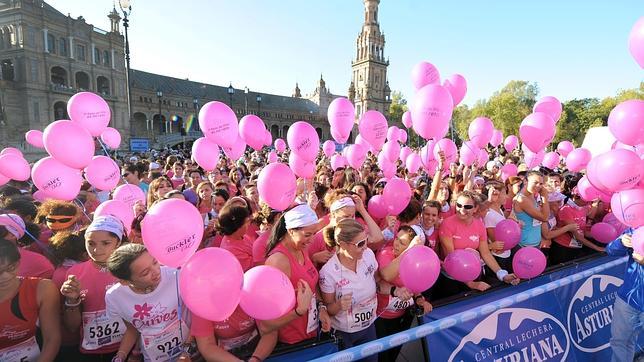 El Parque de María Luisa se tiñe de rosa