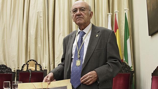 Oro ateneísta para Enrique Barrero