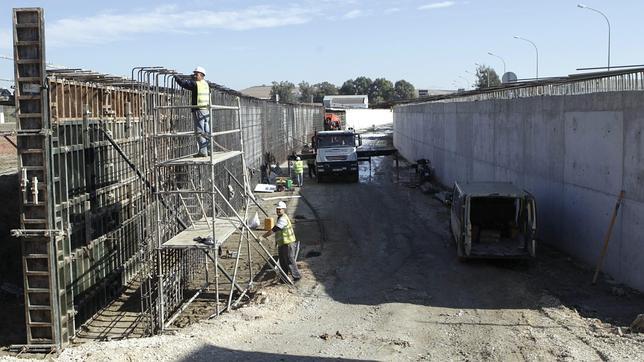 La Junta sigue sin cumplir lo pactado con Écija un año después de la riada