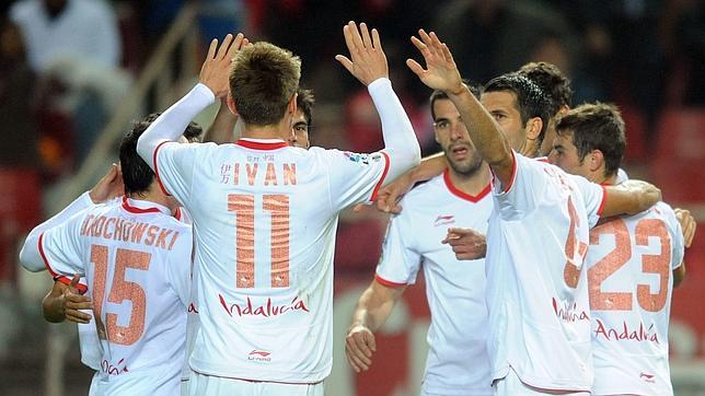 El Sevilla convence a base de goles y ráfagas de buen juego (3-0)