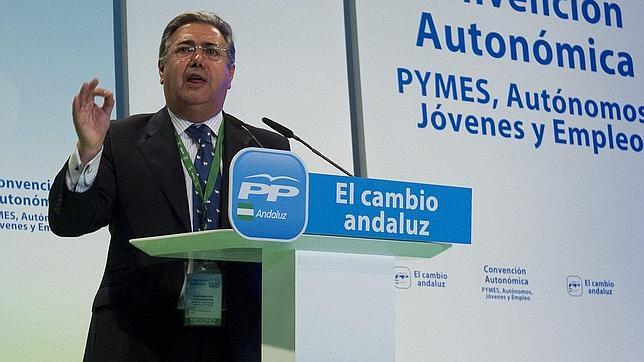 Zoido aplaude el aplazamiento de la devolución de la deuda de los municipios