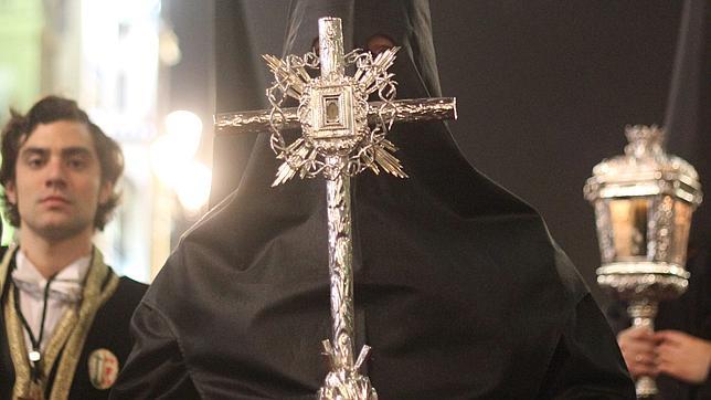 La Veracruz concluye una estación de penitencia sin precedentes. La Redención ya está en su templo