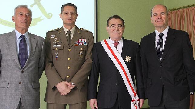Gran Cruz del Mérito Militar al director de Forja XXI