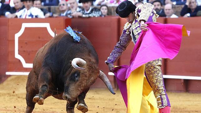 Jandillas de corto metraje en la décimotercera corrida de la Feria de Abril