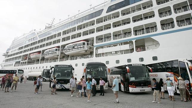 El mayor crucero de lujo llega hoy al Muelle de las Delicias