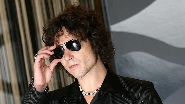 Bunbury se casa en secreto con Jose Girl