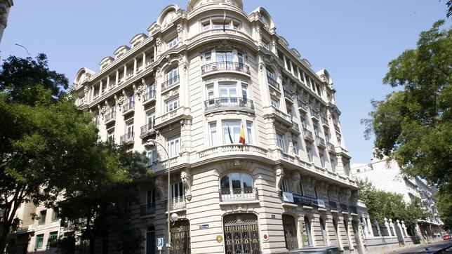 La Junta no renuncia a sus «embajadas» en Madrid y Bruselas pese a la crisis