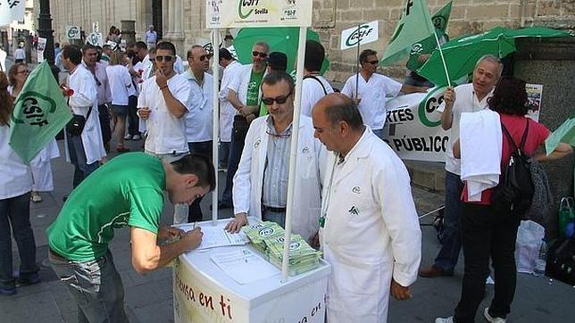 Sindicatos acusan al SAS de imponer nuevos recortes a su personal