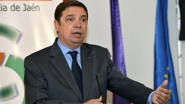 El consejero de Agricultura, Luis Planas, durante una conferencia