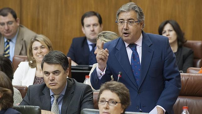 Zoido, a Griñán: «Usted no ofrece empleo, ofrece beneficencia»