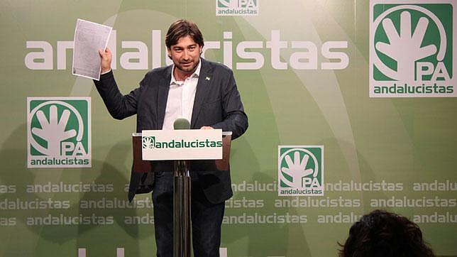 El PA de Tomares afirma ahora que los informes «de una frase» son falsos