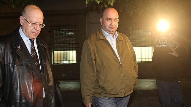 El chófer de Guerrero cobró 6.960 euros por copiar un informe de internet