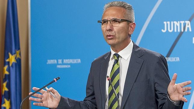 La Junta pagará la defensa a altos cargos imputados en los ERE a la vez que acusa