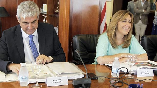 Susana Díaz comienza a relegar a Griñán a un papel más institucional