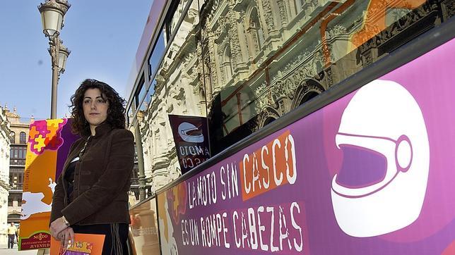 La entonces concejal presentando una campaña