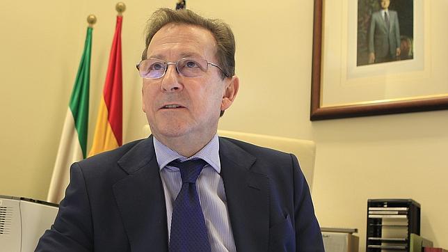 De Llera sostiene que «es absolutamente imposible imputar» a Griñán en los ERE