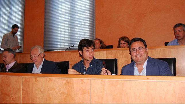 Vecinos de Montequinto se quejan por el hedor de las balsas de alpechín