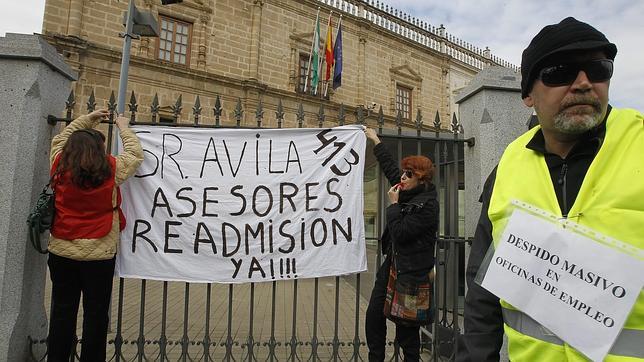 Los exasesores del SAE piden su readmisión tras las sentencias que anulan varios despidos