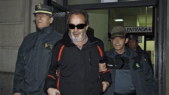 Lanzas llenó un autobús para la firma de los contratos de un ERE