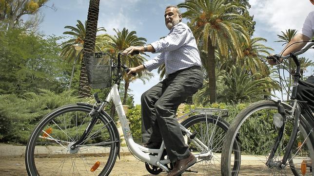 ¿Para quién compró una bicicleta la Fundación DeSevilla?