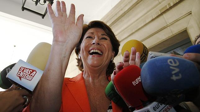 La juez Alaya deberá «concretar» la imputación de Magdalena Álvarez por el caso ERE
