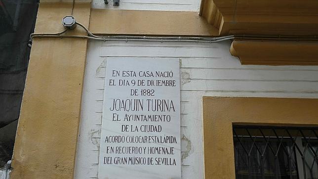 Placa en la casa natal del músico Joaquín Turina en la calle Buiza y Mensaque