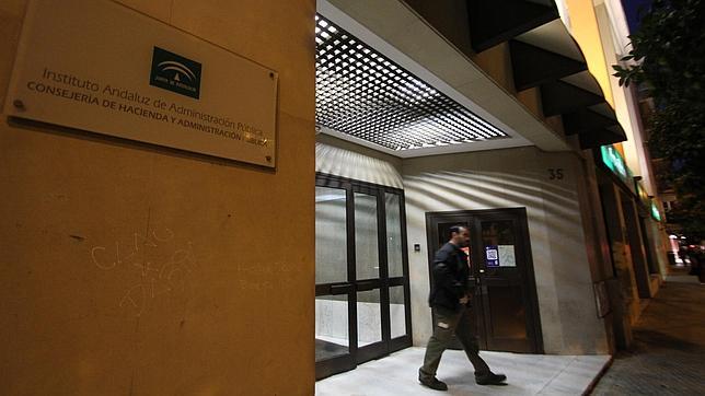 La Junta de Andalucía paga a los sindicatos por la formación que ella misma imparte