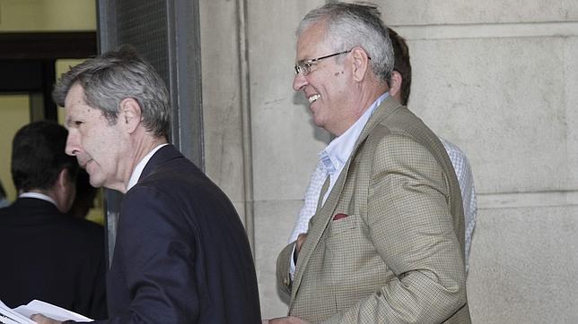 Manuel Gómez (en el centro), interventor de la Junta entre 2000 y 2010