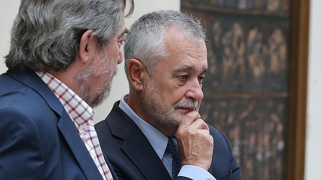 Alaya pide los informes remitidos por Griñán sobre las transferencias de financiación