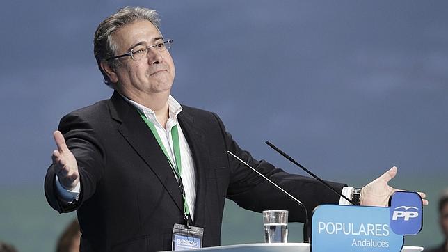 Zoido: «Juanma, tienes que cambiar el rumbo de la historia y gobernar la Junta»