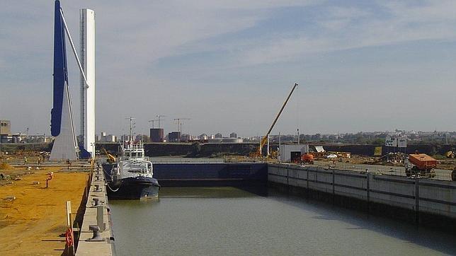 Zoido dice que luchará «contra viento y marea» por el dragado del Guadalquivir