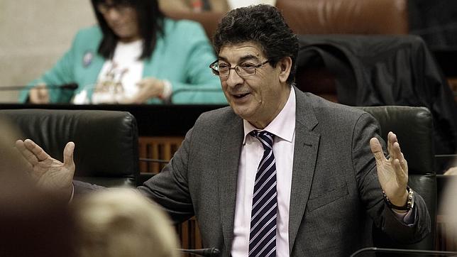 La Junta resucita el fantasma de la dictadura con la Ley de Memoria Democrática