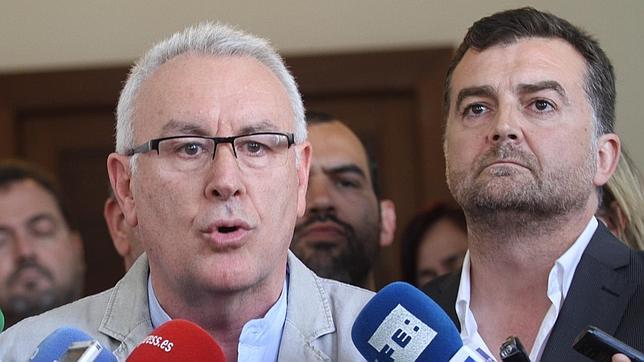 La división interna debilitó a Izquierda Unida en plena crisis del Gobierno andaluz