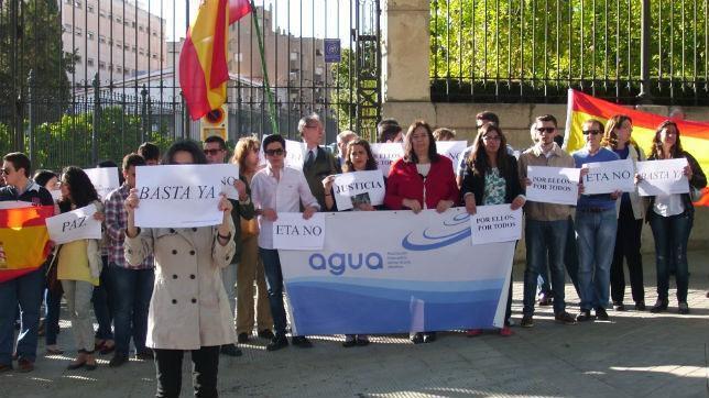 Protestas en Granada por el acto organizado por el SAT a favor de ETA
