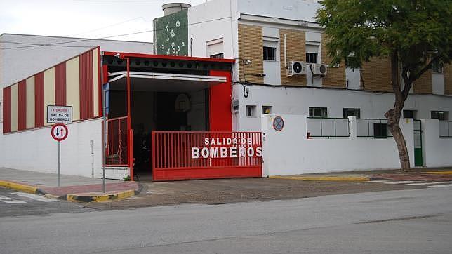 El Ayuntamiento estudiará crear una rotonda frente al Parque de Bomberos