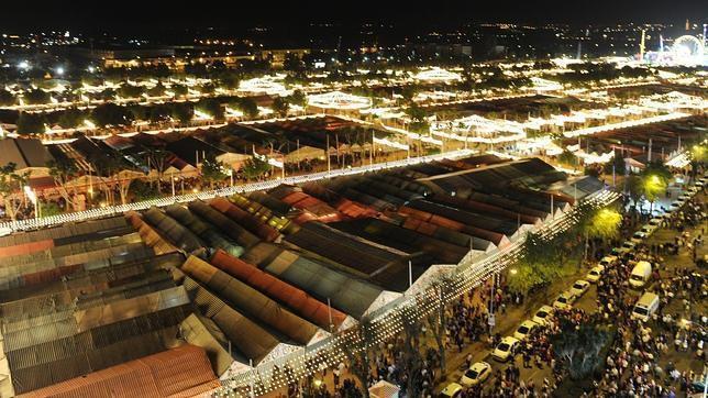La Feria de Abril de Sevilla gasta luz como una ciudad de 40.000 habitantes