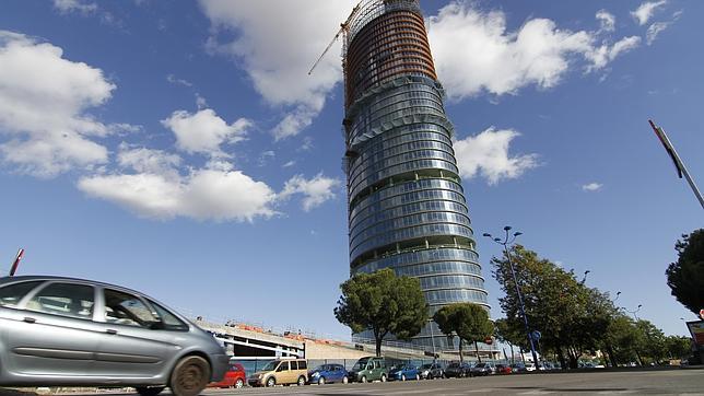 La apertura de la Torre Pelli colapsará el tráfico hasta el Paseo Colón