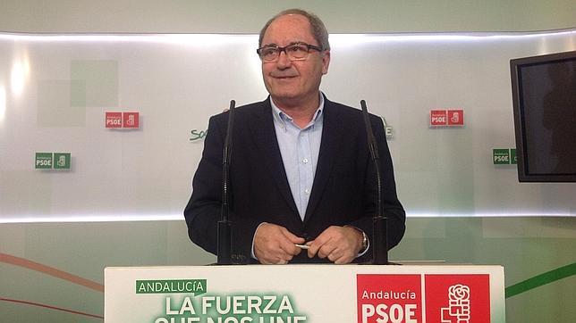 El PSOE-A cree que Díaz es «el referente» nacional y descarta adelanto electoral