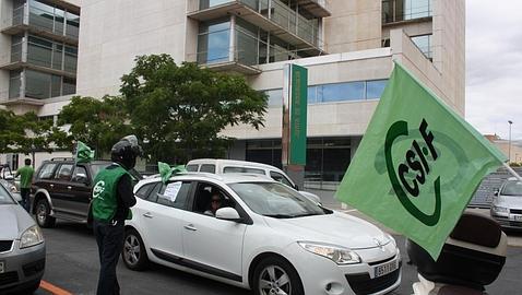 Pitadas contra los recortes