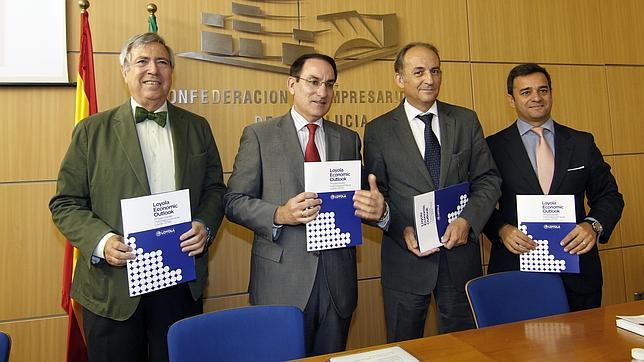 La alta tasa de paro andaluza se mantendrá a pesar del crecimiento económico