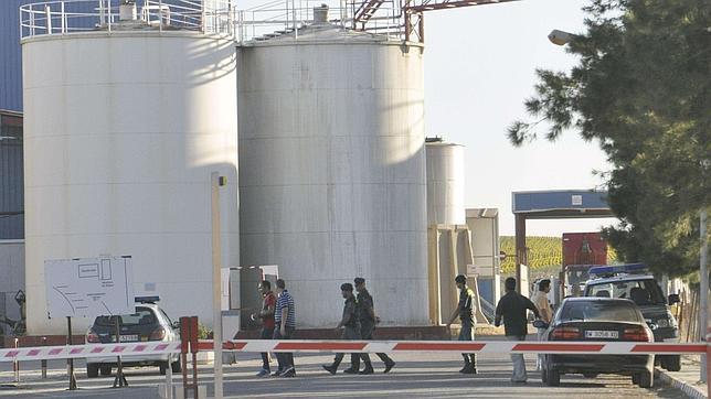 La Guardia Civil retira en Agricultura documentos sobre las naves de harina